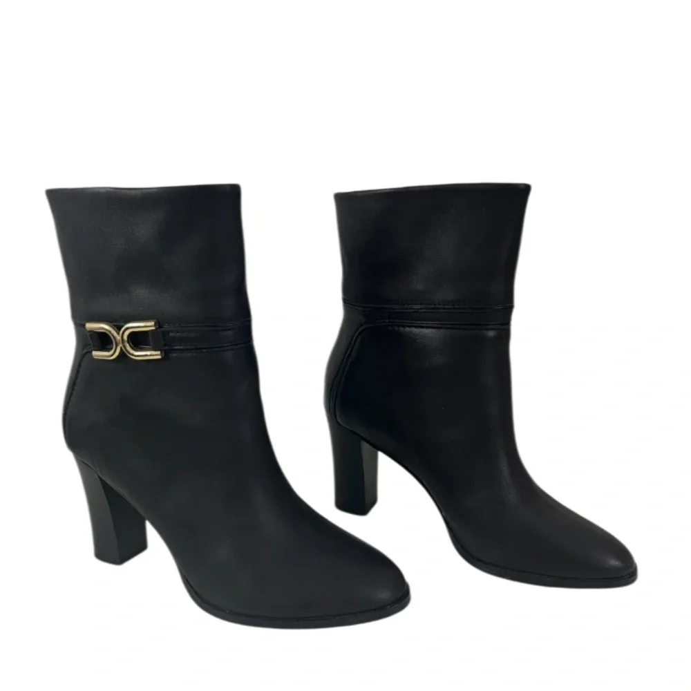 Express Like New Genuine Leather Pull-On Style Gold Detail Ankle Boots Black 6